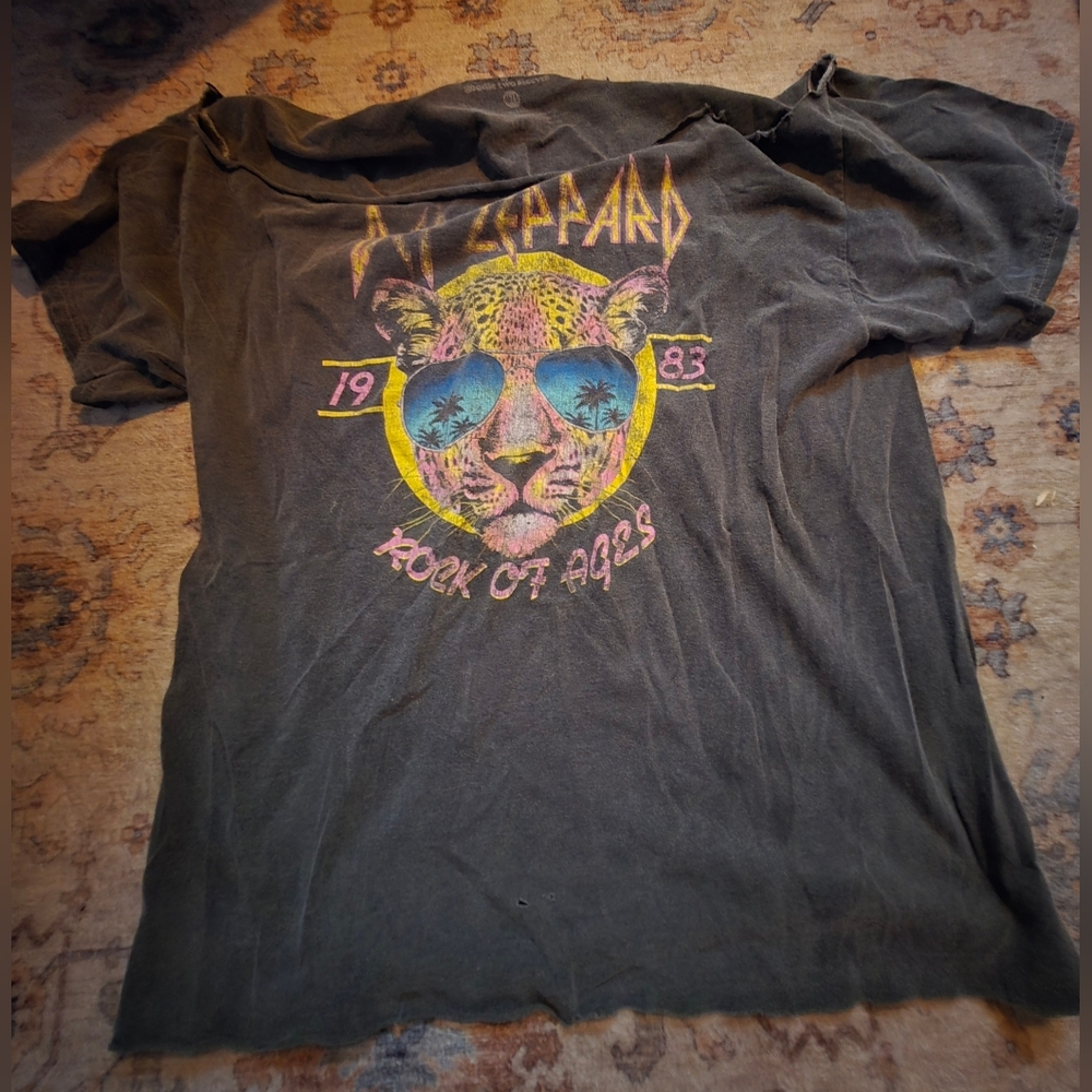 Def Leppard Dark Gray Tshirt